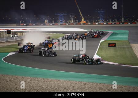44 HAMILTON Lewis (gbr), Mercedes AMG F1 GP W12 E Performance, Aktion am Start, Abfahrt, während des Formel 1 Ooredoo Qatar Grand Prix 2021, 20th Runde der FIA Formel 1 Weltmeisterschaft 2021 vom 19. Bis 21. November 2021 auf dem Losail International Circuit, In Lusail, Katar - Foto: Xavi Bonilla/DPPI/LiveMedia Stockfoto
