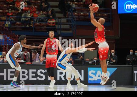 Mediolanum Forum, Mailand, Italien, 21. November 2021, Shavon Shields (AX Armani Exchange Olimpia Milano) während Der A/X Armani Exchange Milano gegen Nutribullet Treviso Basket - Italienische Basketball A Serie Championship Stockfoto