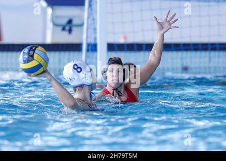 Schwimmbad Polo Natatorio, Rom, Italien, 21. November 2021, C. Ranalli (SIS Roma) während des Spiels Lille UC gegen SIS Roma - Waterpolo EuroLeague Women Stockfoto