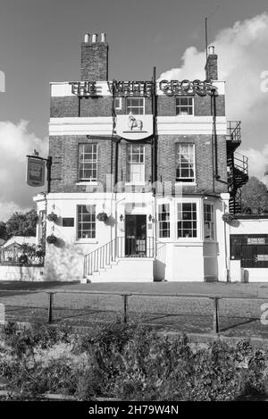 White Cross Public House an der Themse in Richmond upon Thames, Surrey Stockfoto