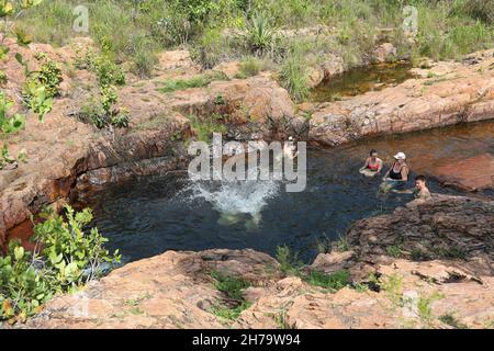 Schwimmen im Buley Rockhole im Litchfield National Park, Northern Territory, Australien Stockfoto