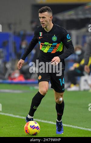 Mailand, Italien. 21st. November 2021. Ivan Perisic vom FC Internazionale während des Fußballspiels der Serie A zwischen dem FC Internazionale und dem SSC Napoli im Stadion San Siro in Mailand (Italien), 21th. November 2021. Foto Andrea Staccioli/Insidefoto Kredit: Insidefoto srl/Alamy Live News Stockfoto