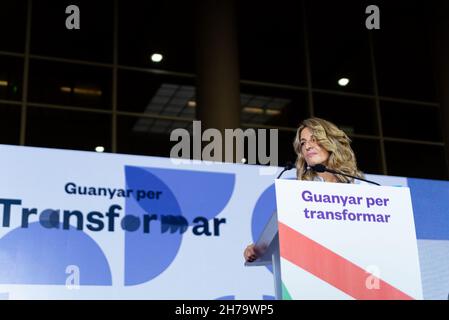 Spanien. 21st Nov, 2021. Auf dem Nationalen Kongress 3rd en Comú Podem in Barcelona, Spanien am 21. November 2021. En Comu Podem ist ein katalanisch, eine Wahlkoalition, die 2015 zwischen den Parteien Unidas Podemos, Barcelona en Comú, Initiative for Catalonia Greens, United and Alternative Left und Equo gebildet wurde und von der Bürgermeisterin von Barcelona, Ada Colau, angeführt wird. (Foto von Davide Bonaldo/Sipa USA) Quelle: SIPA USA/Alamy Live News Stockfoto