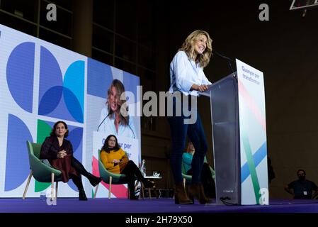 Spanien. 21st Nov, 2021. Auf dem Nationalen Kongress 3rd en Comú Podem in Barcelona, Spanien am 21. November 2021. En Comu Podem ist ein katalanisch, eine Wahlkoalition, die 2015 zwischen den Parteien Unidas Podemos, Barcelona en Comú, Initiative for Catalonia Greens, United and Alternative Left und Equo gebildet wurde und von der Bürgermeisterin von Barcelona, Ada Colau, angeführt wird. (Foto von Davide Bonaldo/Sipa USA) Quelle: SIPA USA/Alamy Live News Stockfoto