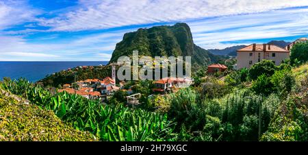 Typische Bergdörfer der Insel Madeira. Schöner Panoramablick auf die Stadt Faial im nördlichen Teil. Portugal Stockfoto