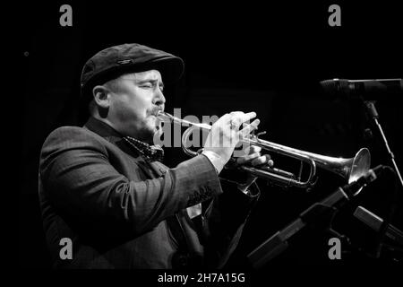 Andy Davies spielt Trompete mit Tony Kofi Quintett, Scarborough Jazz Festival 2021, UK Stockfoto