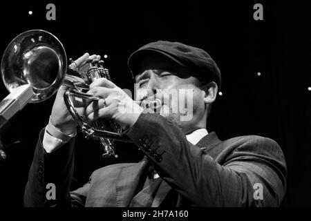 Andy Davies spielt Trompete mit Tony Kofi Quintett, Scarborough Jazz Festival 2021, UK Stockfoto