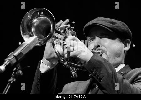 Andy Davies spielt Trompete mit Tony Kofi Quintett, Scarborough Jazz Festival 2021, UK Stockfoto