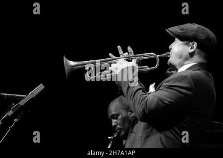 Andy Davies spielt Trompete mit Tony Kofi Quintett, Scarborough Jazz Festival 2021, UK Stockfoto