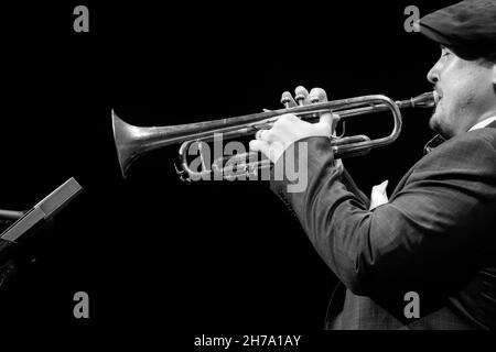 Andy Davies spielt Trompete mit Tony Kofi Quintett, Scarborough Jazz Festival 2021, UK Stockfoto