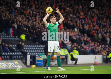 Glasgow, Großbritannien. 21st. November 2021. Das Halbfinale des Premier Sports Cup fand zwischen dem Rangers FC und dem Hibernian FC im Hampden Park Stadium in Glasgow statt. Der Gewinner wird im Finale am 19th. Dezember den Celtic FC spielen. Als Endergebnis gewann Hibernian mit 3 Toren auf 1. Kredit: Findlay/Alamy Live Nachrichten Stockfoto