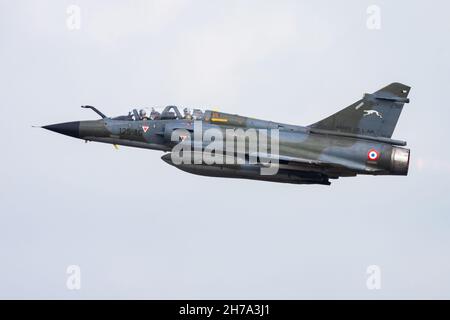 Volkel, Niederlande - 14. Juni 2013: Militärisches Kampfflugzeug auf dem Luftstützpunkt. Flugbetrieb der Luftwaffe. Luftfahrt und Flugzeuge. Luftverteidigung. Militär Stockfoto