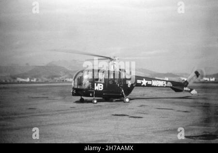 Ein Foto eines Hubschraubers des United States Marine Corps Sikorsky HO-5S, Seriennummer 125525, aufgenommen in Seoul während des Koreakrieges, 1953 oder 1954. Stockfoto