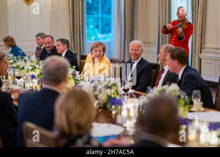 WASHINGTON DC, USA - 15. Juli 2021 - US-Präsident Joe Biden und First Lady Jill Biden, zusammen mit Vizepräsident Kamala Harris, zweiter Gentleman Douglas Stockfoto