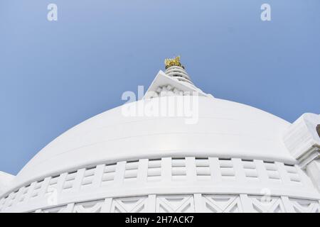 Eine Aufnahme der Vishwa Shanti Stupa in Rajgir, Nalanda District, Indien Stockfoto