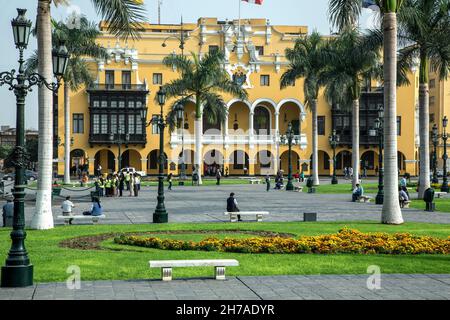 Ayuntamiento de Lima (Municipal Building) und Plaza de Armas in Lima, Peru Stockfoto