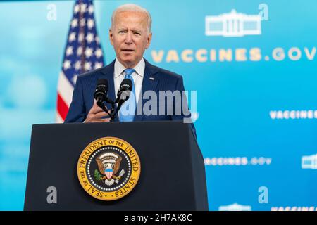 WASHINGTON DC, USA - 23. August 2021 - US-Präsident Joe Biden gibt am Montag eine Stellungnahme zur vollständigen Genehmigung des Pfizer COVID-19-Impfstoffs durch die FDA ab. Stockfoto