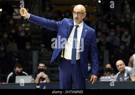 QalDurch die Serie A1 italienischen LBA Basketball-Meisterschaft Spiel Segafredo Virtus Bologna vs. Happycasa Brindisi in der Segafredo Arena - Bologna, 21. November 2021 - Foto: Michele Nucci Stockfoto