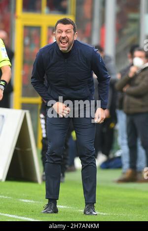 Salerno, Italien. 21st. November 2021. Roberto D'Aversa (UC Sampdoria) gestikuliert die Serie Ein Spiel zwischen US Salernitana 1919 und UC Sampdoria im Stadio Arechi Endnote: 0-2 (Foto von Agostino Gemito/Pacific Press) Credit: Pacific Press Media Production Corp./Alamy Live News Stockfoto