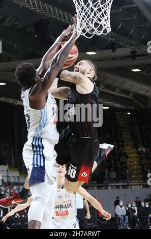 Isaia Cordinier (Segafredo Virtus Bologna) während der Serie A1 italienischen LBA Basketball-Meisterschaft Spiel Segafredo Virtus Bologna gegen. Happycasa Brindisi in der Segafredo Arena - Bologna, 21. November 2021 - Foto: Michele Nucci Stockfoto