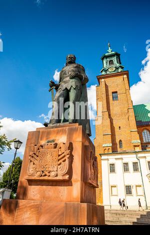 Gniezno, Polen - 09. August 2021. Die Primatial Kathedrale Basilika der Himmelfahrt der seligen Jungfrau Maria und Schrein von St. Adalbert - Denkmal Stockfoto