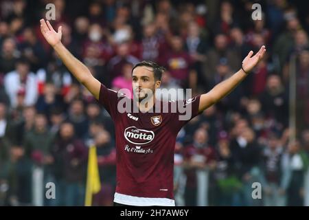 Salerno, Italien. 21st. November 2021. Luca Ranieri (US Salernitana) gestikuliert das Spiel der Serie A zwischen US Salernitana 1919 und UC Sampdoria im Stadio Arechi Endstand: 0-2 (Bildnachweis: © Agostino Gemito/Pacific Press via ZUMA Press Wire) Stockfoto