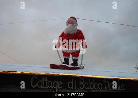 Limatola, Italien. 21st. November 2021. Mittelalterliches Dorf Limatola in der Provinz Benevento Weihnachtsmärkte. (Foto: Salvatore Esposito/Pacific Press) Quelle: Pacific Press Media Production Corp./Alamy Live News Stockfoto