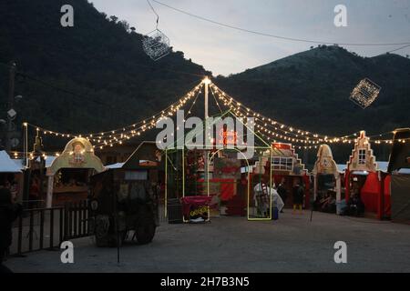 Limatola, Italien. 21st. November 2021. Mittelalterliches Dorf Limatola in der Provinz Benevento Weihnachtsmärkte. (Foto: Salvatore Esposito/Pacific Press) Quelle: Pacific Press Media Production Corp./Alamy Live News Stockfoto