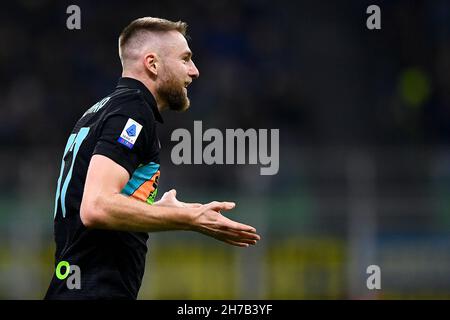 Mailand, Italien. 21. November 2021. Milan Skriniar vom FC Internazionale reagiert während des Fußballspiels der Serie A zwischen dem FC Internazionale und dem SSC Napoli. Kredit: Nicolò Campo/Alamy Live Nachrichten Stockfoto