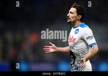 Mailand, Italien. 21. November 2021. Mario Rui vom SSC Napoli zeigt während des Fußballspiels der Serie A zwischen dem FC Internazionale und dem SSC Napoli. Kredit: Nicolò Campo/Alamy Live Nachrichten Stockfoto