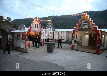 21. November 2021, Limatola, Kampanien/Benevento, Italien: Mittelalterliches Dorf Limatola in der Provinz Benevento Weihnachtsmärkte. (Bild: © Salvatore Esposito/Pacific Press via ZUMA Press Wire) Stockfoto