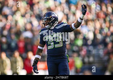 Seattle, USA. Seattle, WA, USA. 21st. November 2021. Seattle Seahawks Safety Jamal Adams (33) hystelt die Menge während eines Spiels zwischen den Arizona Cardinals und Seattle Seahawks im Lumen Field in Seattle, WA. Sean Brown/CSM/Alamy Live News Credit: CAL Sport Media/Alamy Live News Stockfoto