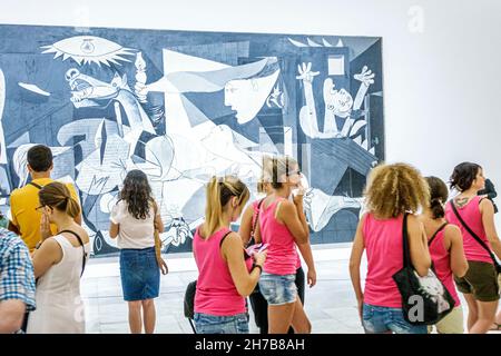 Madrid Spanien, Calle de Santa Isabel, Museo Nacional Centro de Arte Reina Sofia, innen Museum moderne Kunst Ausstellung Pablo Picasso Malerei Guernica Stockfoto