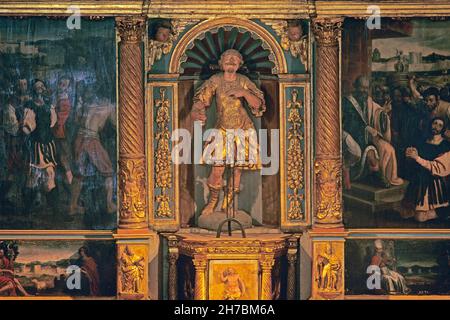 FRANKREICH. PYRENEES ORIENTALES (66). ROUSSILLON. ROMANISCHE KIRCHE SAINT-GENIS-DES-FONTAINES. ZENTRALALTAR IM SIEBZEHNTEN REALISIERT Stockfoto