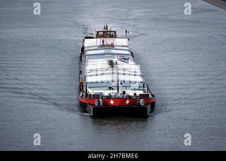 FRANKREICH, BAS RHIN (67) ELSASS, STRASSBURG, EINE BARDGE AN DER RHIN Stockfoto