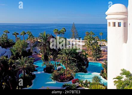 SPANIEN, KANARISCHE INSELN, TENERIFFA, TROPISCHER GARTEN LUXURIÖSES HOTEL Stockfoto