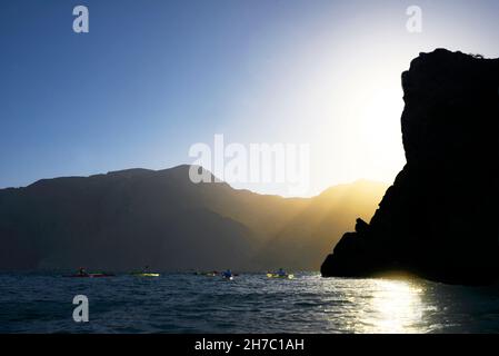 SULTANAT OMAN, MUSANDAM, MEER KAYAK REISE IN DER BUCHT VON SHAM IN DER NÄHE DES DORFES KHASAB, MR Stockfoto