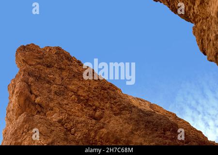 Bergoase Chebik, Sahara-Wüste. Blick auf das Atlasgebirge. Tunesien, Afrika Stockfoto