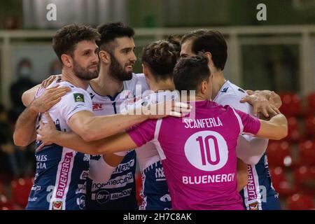 Kioene Arena, Padova, Italien, 21. November 2021, Gasverkäufe Bluenergy Piacenza während Kione Padova vs. Gasverkäufe Bluenergy Piacenza - Volleyball Italia Stockfoto