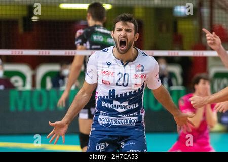 Kioene Arena, Padova, Italien, 21. November 2021, Gasverkäufe Bluenergy Piacenza während Kione Padova vs. Gasverkäufe Bluenergy Piacenza - Volleyball Italia Stockfoto