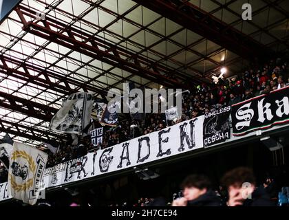 Cesena, Italien. 21st. November 2021. Cesena, Italien, November 21 2021 CesenaÕs Fans während des Lega Pro-Spiels zwischen dem FC Cesena und dem FC Fermana im Orogel-Stadion Dino Manuzzi in Cesena, Italien Michele Finessi/SPP Credit: SPP Sport Press Photo. /Alamy Live News Stockfoto