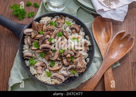 Klassisches cremiges Pilzrisotto Stockfoto