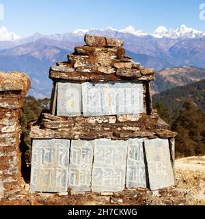 Buddhistische Gebetsmani-Wand, tibetischer buddhismus in Nepal Stockfoto