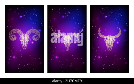 Vektor-Set aus drei Illustrationen mit goldenen Silhouetten Schädel Stier, Widder und Elch vor dem Hintergrund des Sternenhimmels. Violettes Farbbild. Für y Stock Vektor