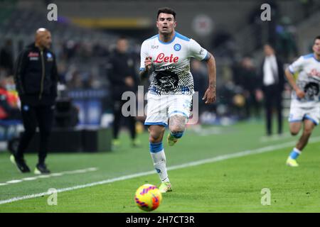 Andrea Petagna vom SSC Napoli kontrolliert den Ball während des Serie-A-Spiels zwischen dem FC Internazionale und dem SSC Napoli Stockfoto