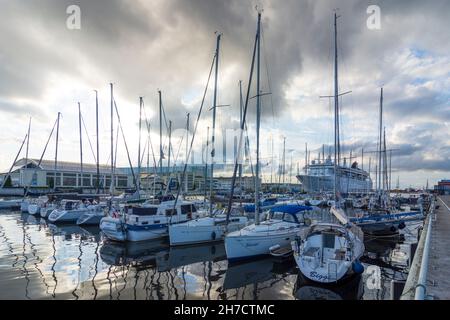 Wismar: Hafen Westhafen, Marina in Ostsee, Mecklenburg-Vorpommern, Deutschland Stockfoto