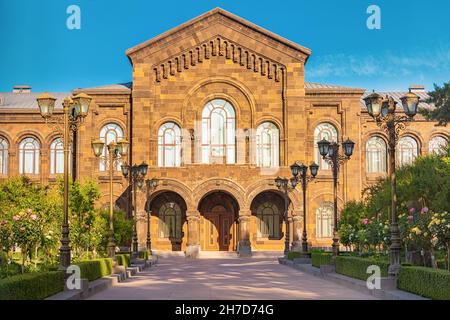 18. Mai 2021, Vagharshapat, Armenien: Fassade der Päpstlichen Residenz, in der sich der höchste armenische Katholikos befindet. Der Klerus befindet sich in der Etchmiad Stockfoto