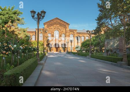 18. Mai 2021, Vagharshapat, Armenien: Fassade der Päpstlichen Residenz, in der sich der höchste armenische Katholikos befindet. Der Klerus befindet sich in der Etchmiad Stockfoto