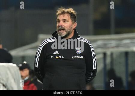 Arena Garibaldi, Pisa, Italien, 21. November 2021, Cheftrainer von Pisa Luca D'Angelo während des AC Pisa gegen Benevento Calcio - Italienische Fußballmeisterschaft Stockfoto