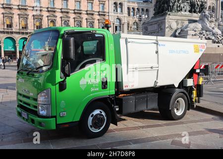 Neues Elektrofahrzeug der AMSA, das in Mailand zur Abfallsammlung eingesetzt wird. Stockfoto